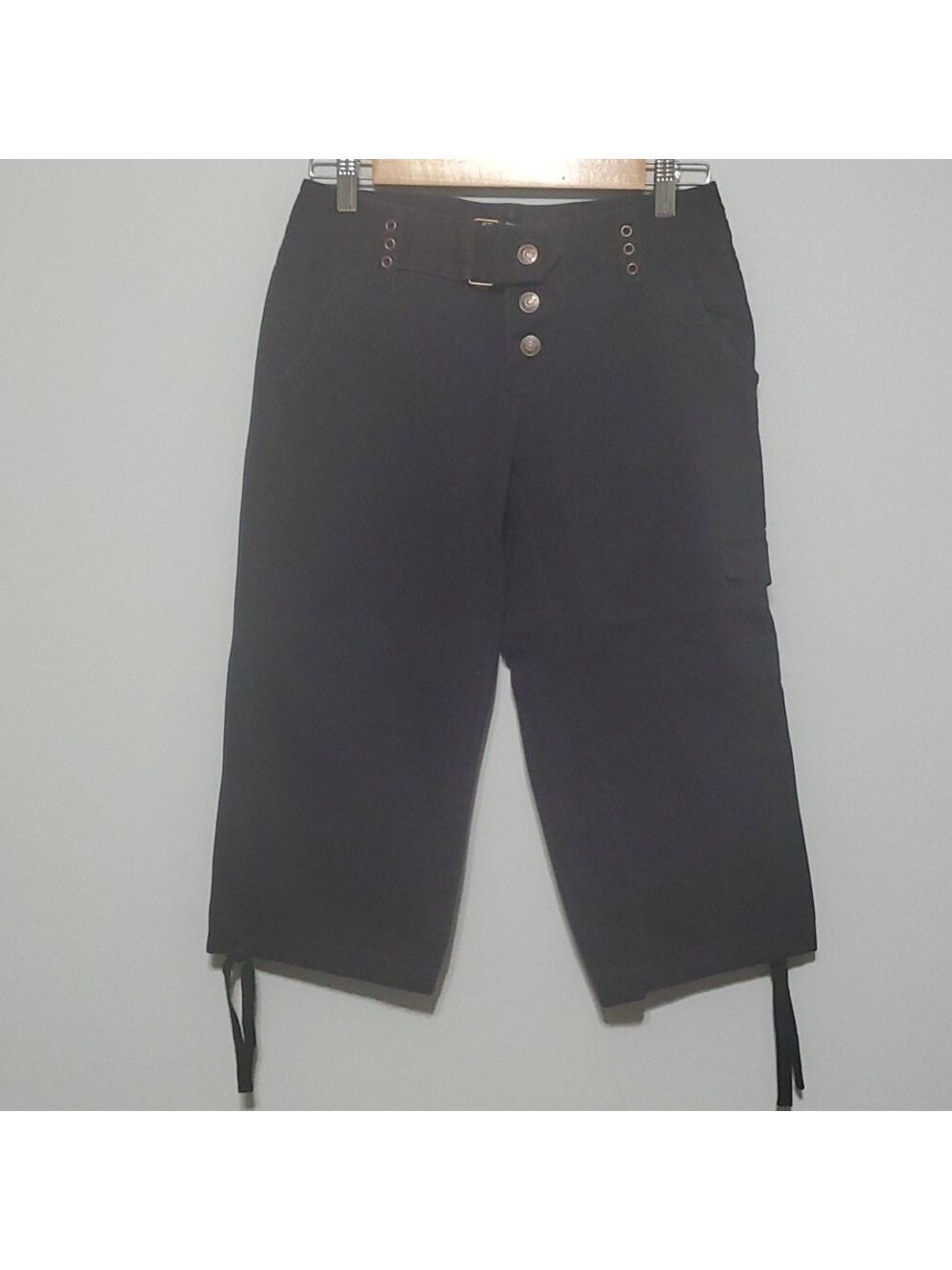 Daisy Fuentes pants women’s size 4p 4 petite black fabric cargo capri button-fly
